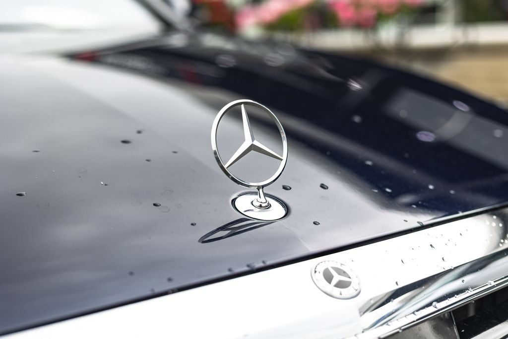 Used 2020 Mercedes-Benz S 560 Sedan image 5