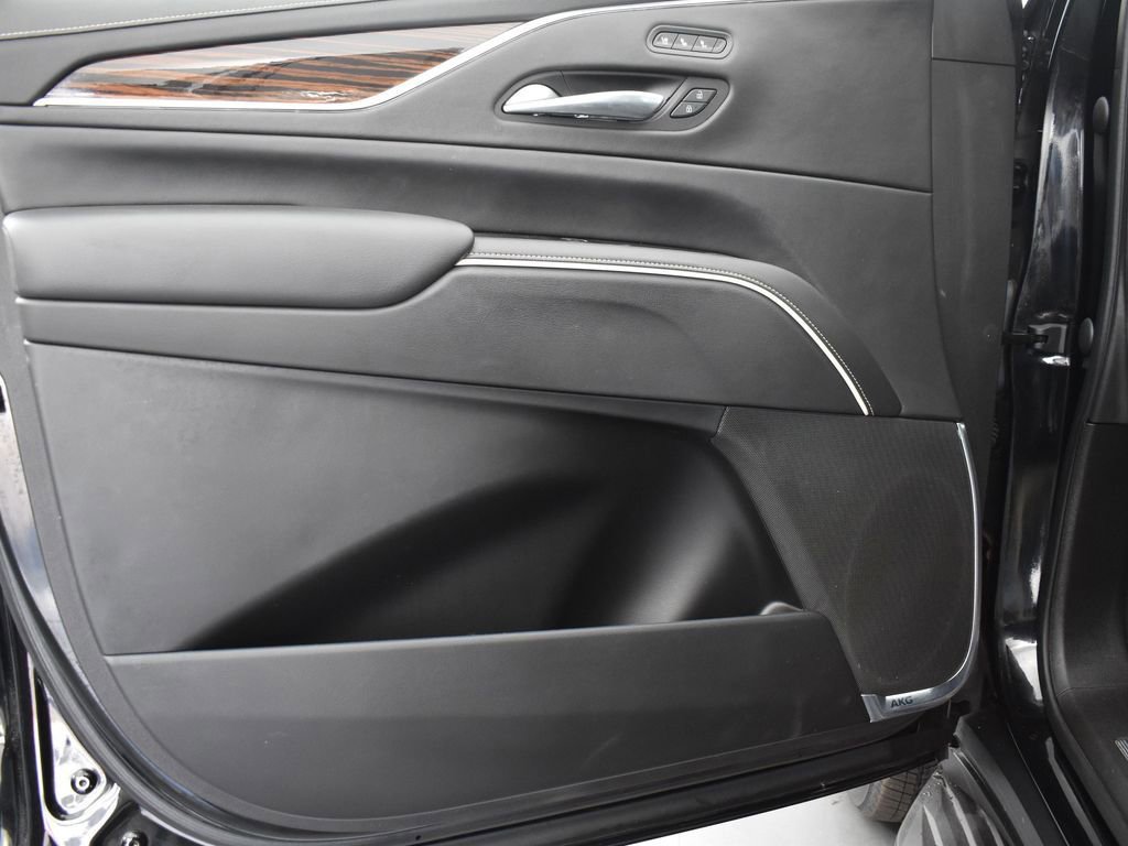 Used 2021 Cadillac Escalade Premium Luxury image 9