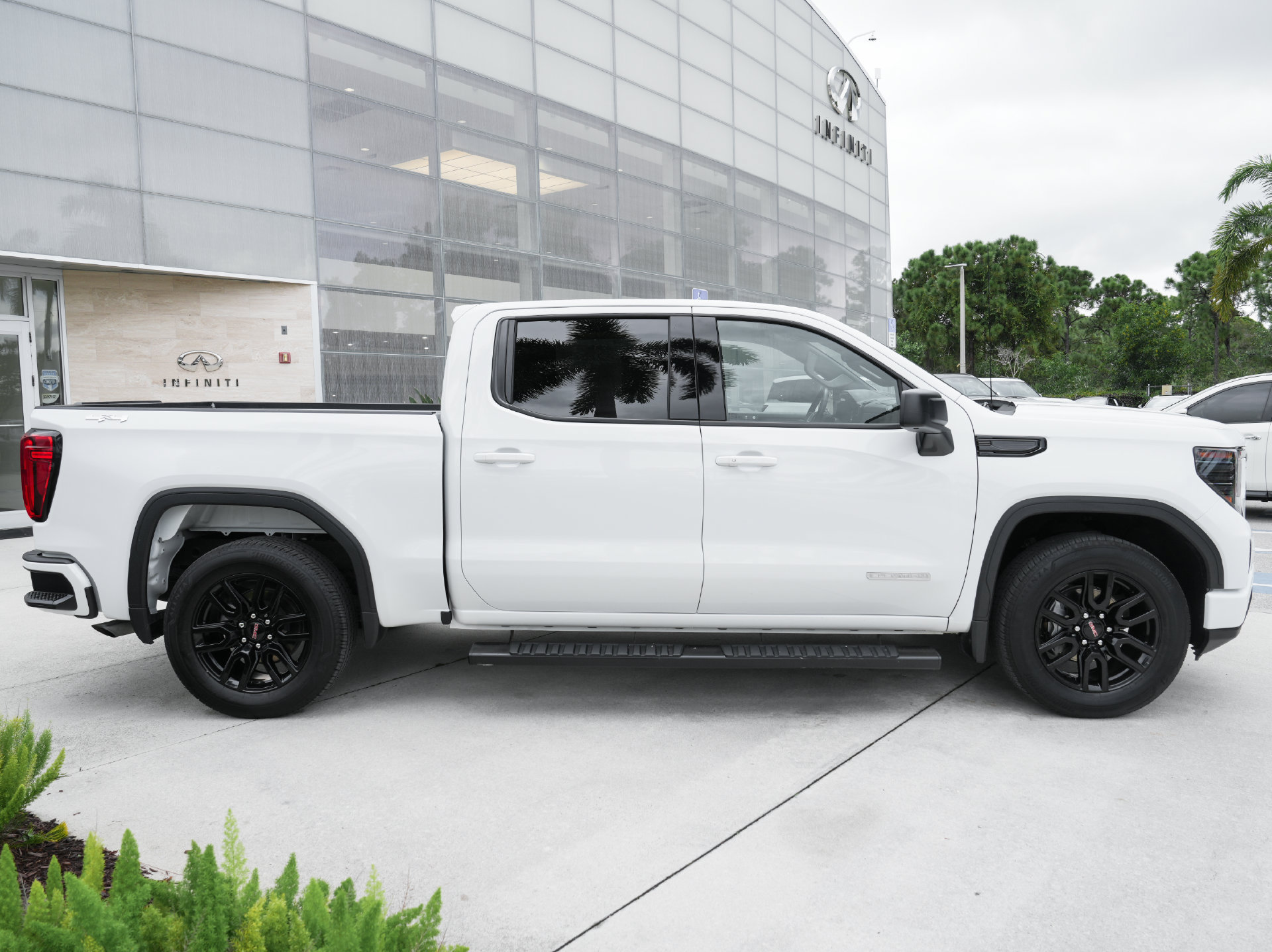 Used 2024 GMC Sierra 1500 Elevation AWD/4WD image 24
