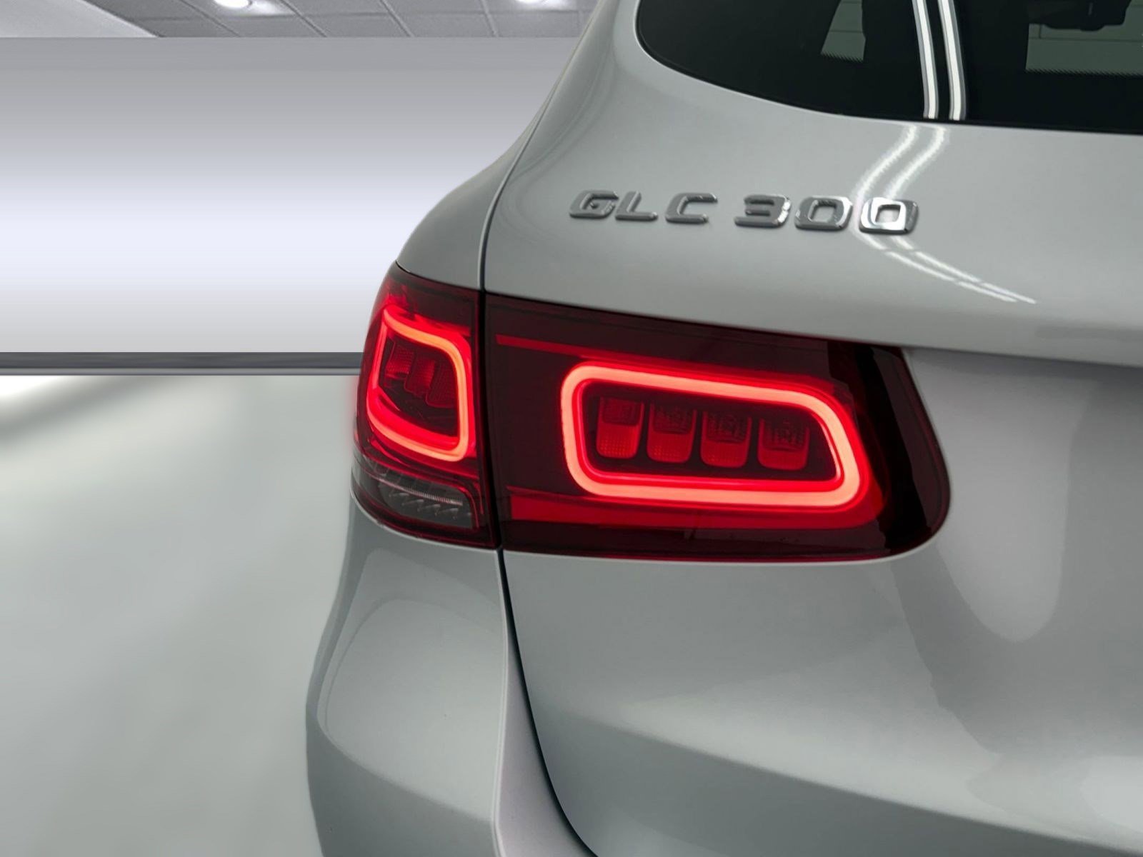 Used 2020 Mercedes-Benz GLC 300 image 11