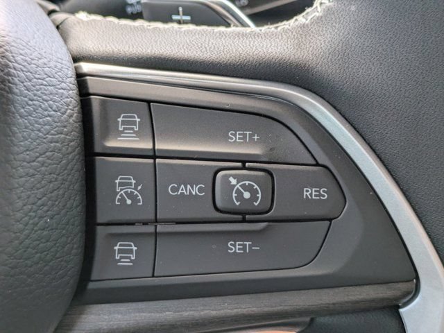 New 2025 Jeep Grand Cherokee Limited w/ Black Appearance Package AWD/4WD image 23