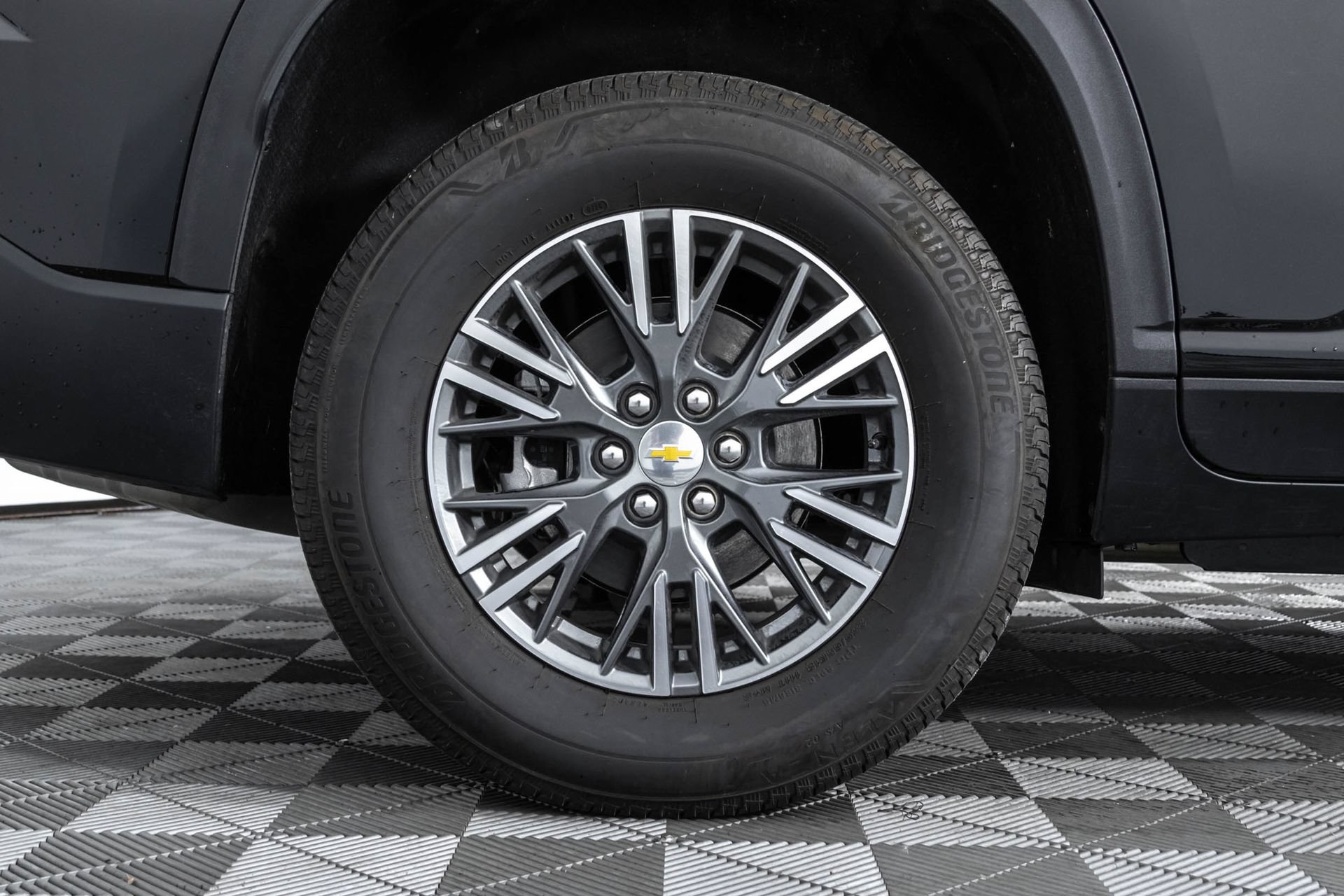 Used 2026 Chevrolet Traverse LT FWD image 44