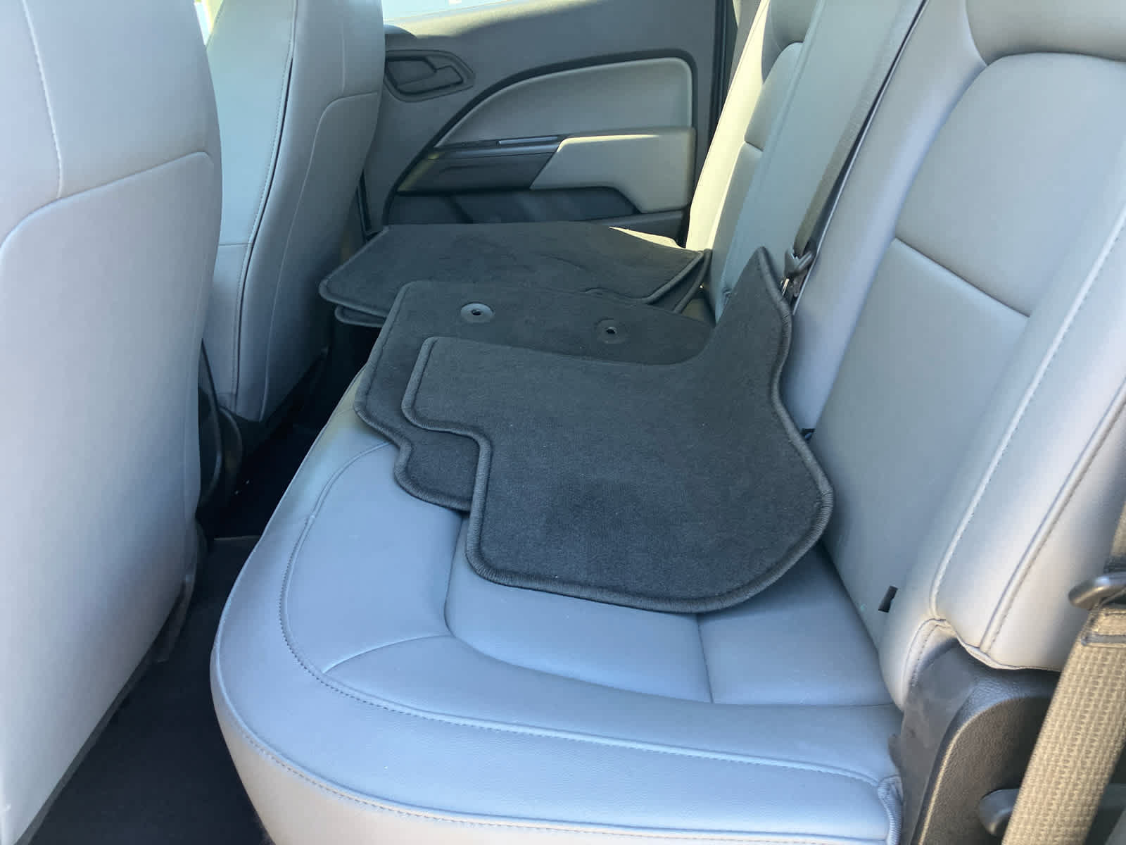 Used 2020 Chevrolet Colorado W/T w/ WT Convenience Package RWD image 10