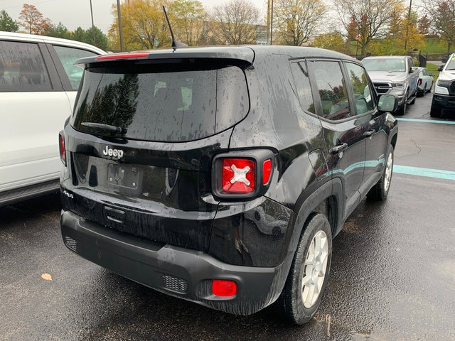 Used 2023 Jeep Renegade Latitude AWD/4WD image 5