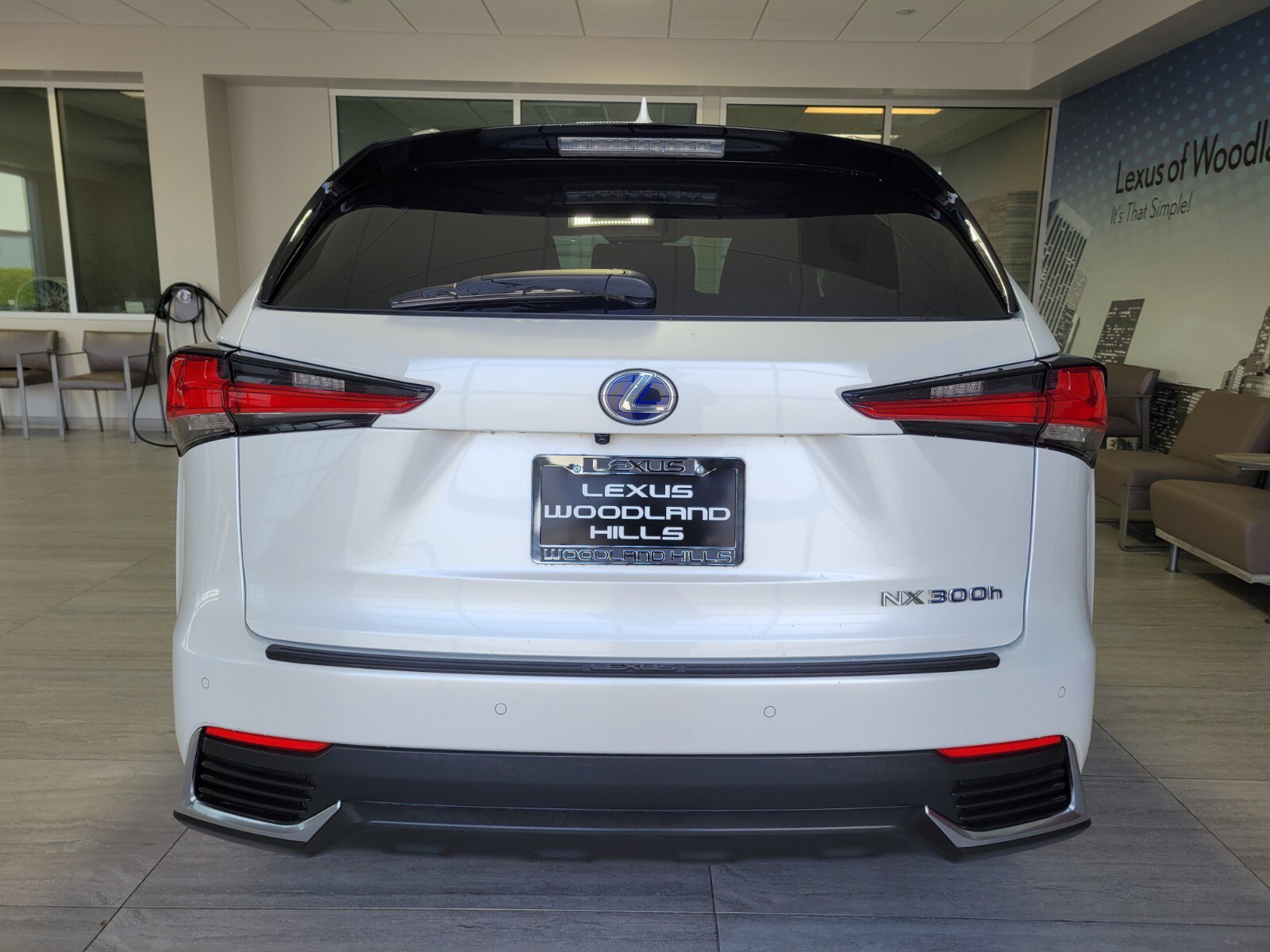 Used 2018 Lexus NX 300h AWD w/ Comfort Package image 4