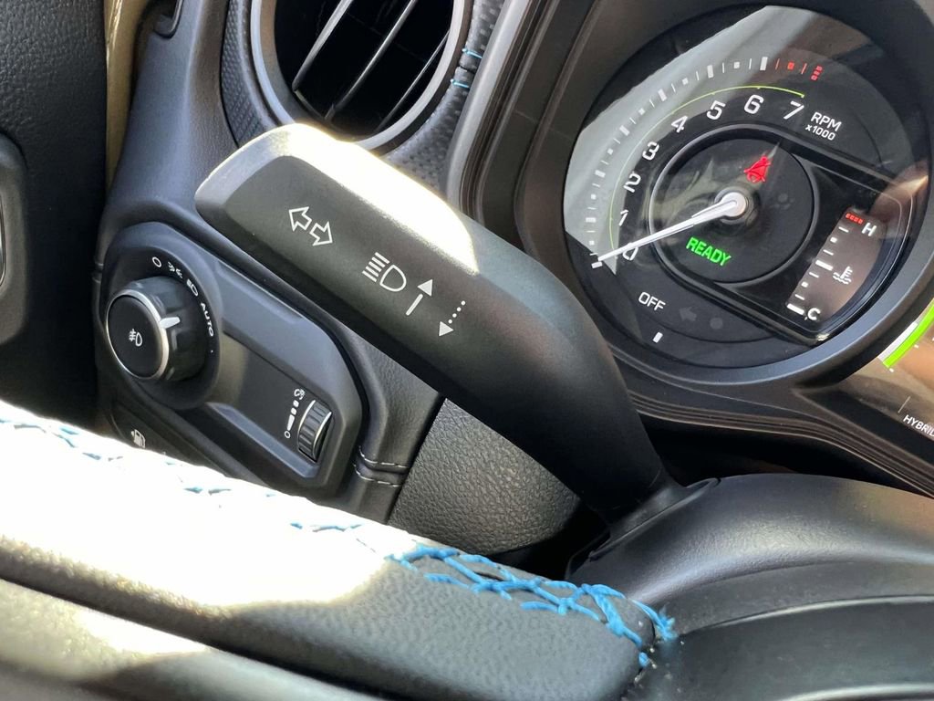 Used 2025 Jeep Wrangler Unlimited Rubicon 4xe w/ Technology Group image 35