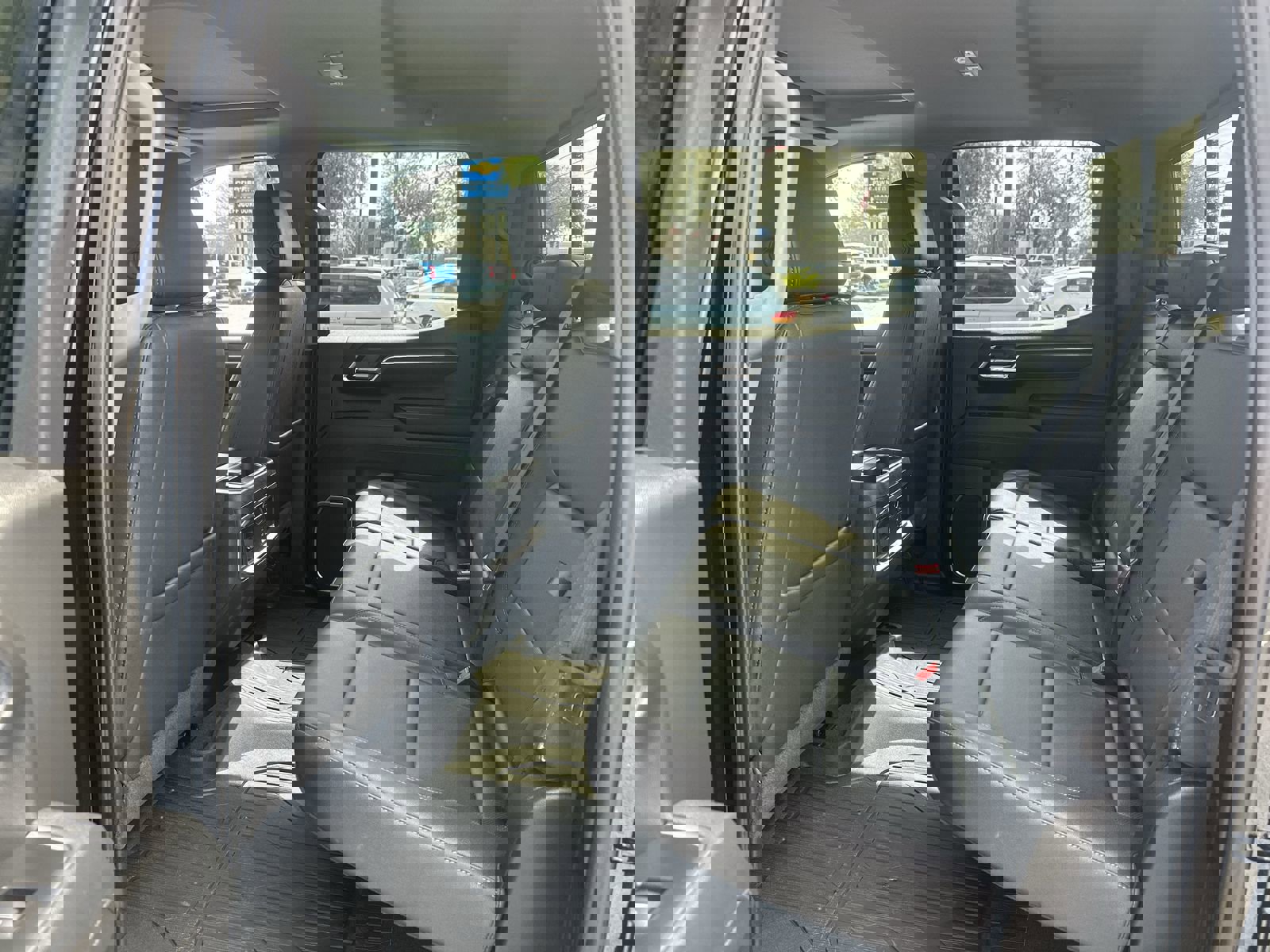 Used 2025 GMC Sierra 1500 SLT w/ SLT Premium Plus Package image 31