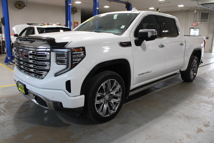 Used 2024 GMC Sierra 1500 Denali w/ Denali Reserve Package AWD/4WD image 3