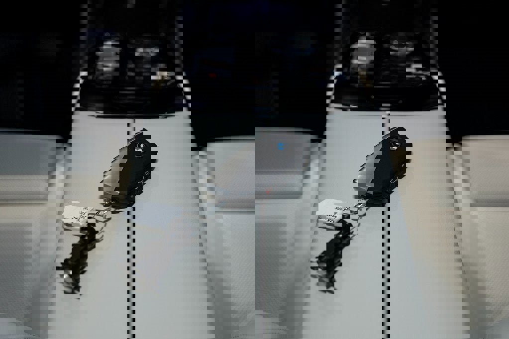 Used 2025 BMW 530i xDrive image 40