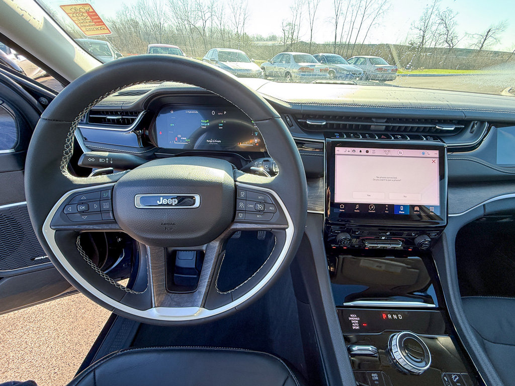 Used 2022 Jeep Grand Cherokee Limited 4xe image 12