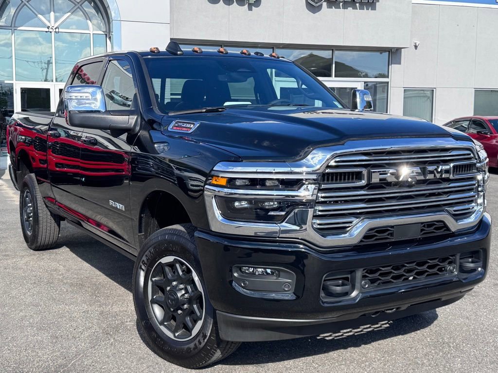 Used 2025 RAM 2500 Laramie AWD/4WD image 1