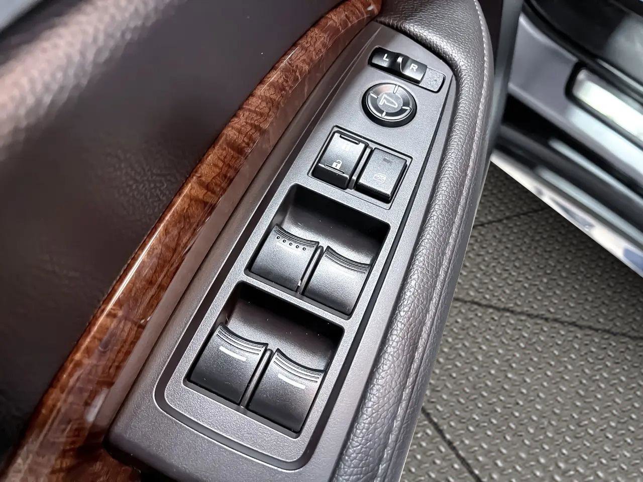 Used 2018 Acura MDX SH-AWD image 12