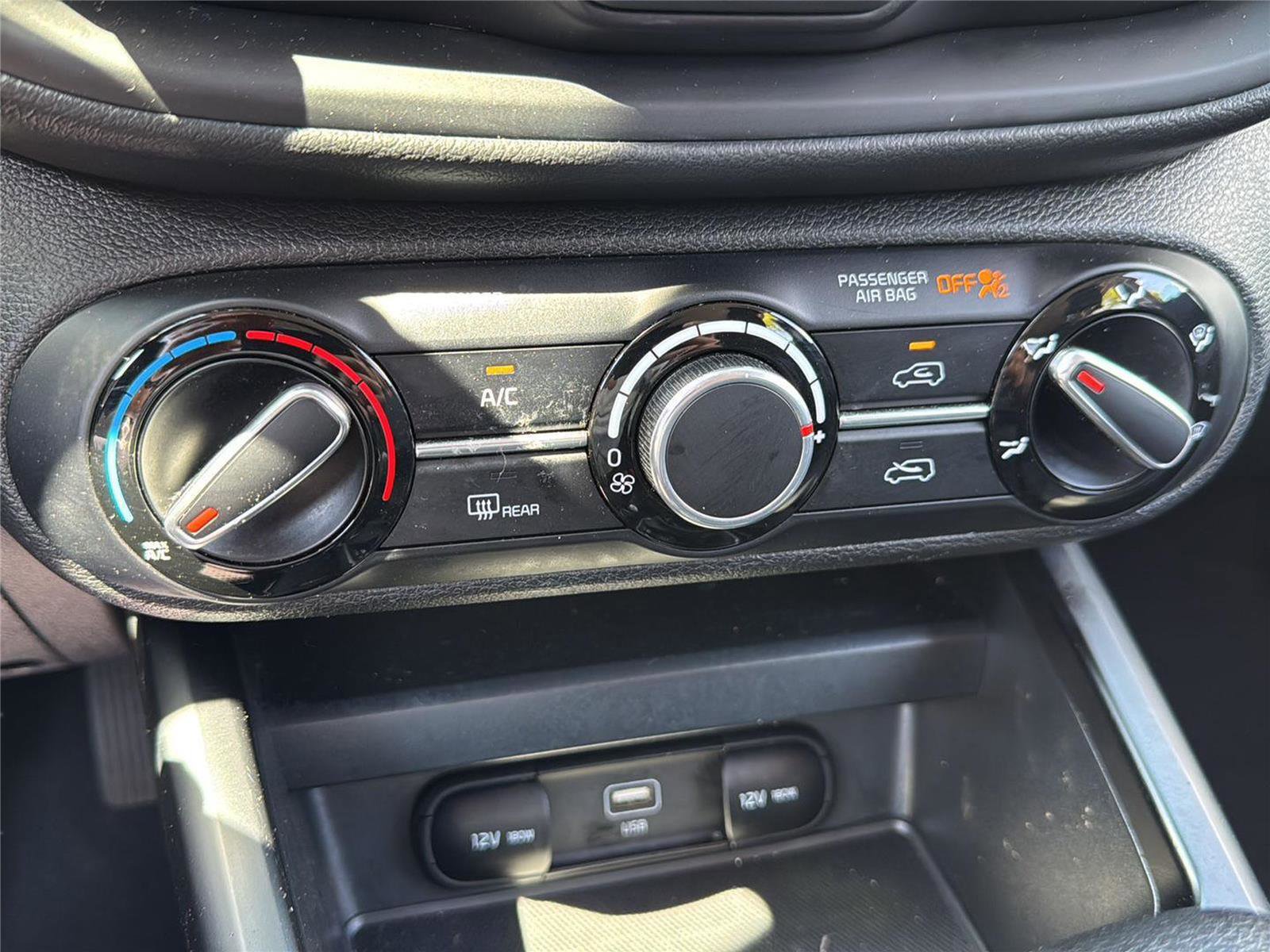 Used 2024 Kia Soul LX w/ Option Group 015 FWD image 23