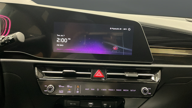 Used 2024 Kia Niro EX Touring FWD image 13