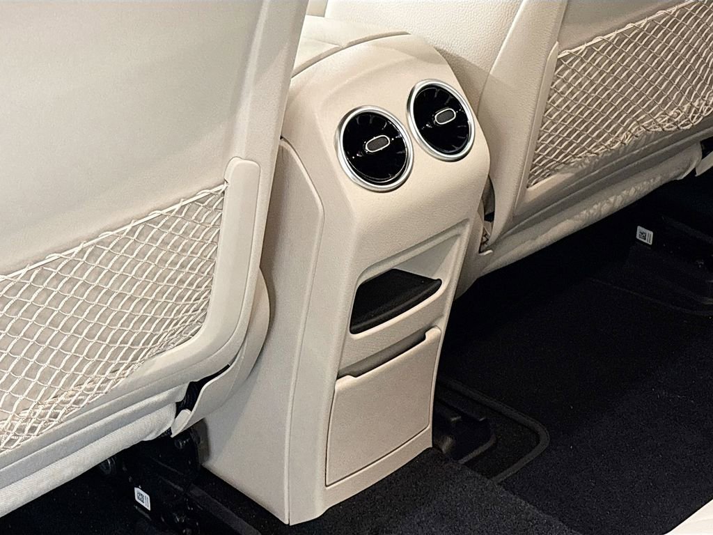 Used 2023 Mercedes-Benz EQB 300 4MATIC image 17