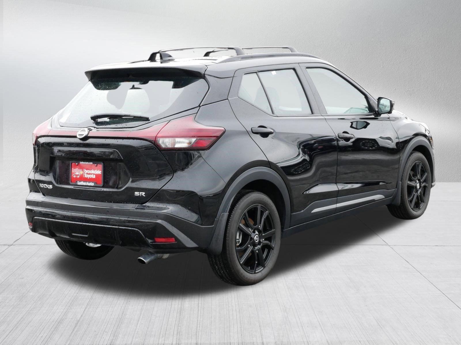 Used 2021 Nissan Kicks SR w/ SR Premium Package image 7