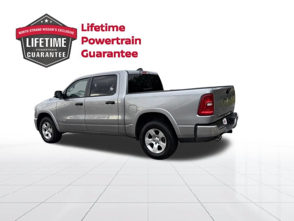 Used 2025 RAM 1500 Big Horn AWD/4WD image 3