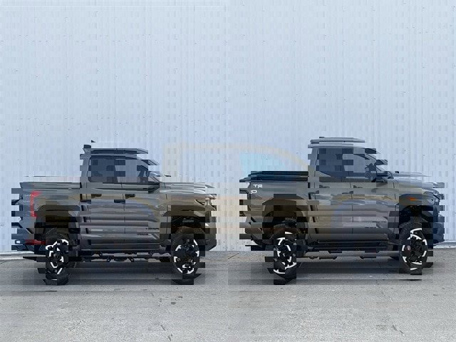 Used 2026 Toyota Tacoma TRD Off-Road image 3