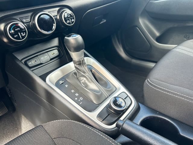 Certified 2022 Hyundai Venue SEL image 22