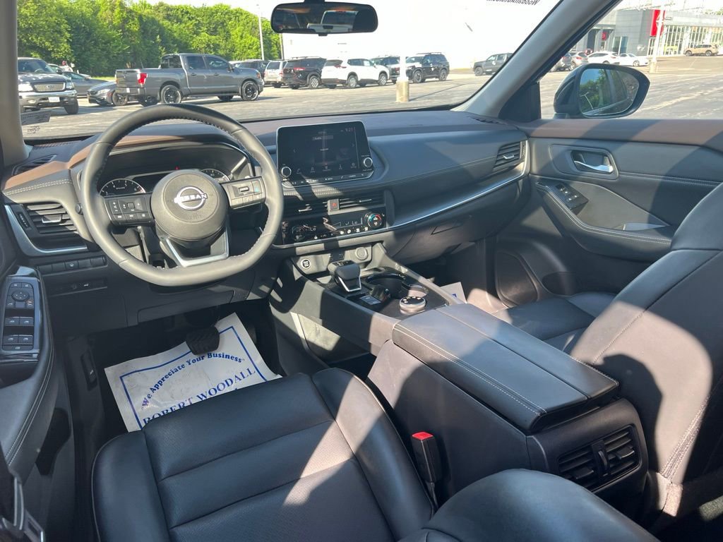 Used 2023 Nissan Rogue SV w/ SV Premium B Package image 12