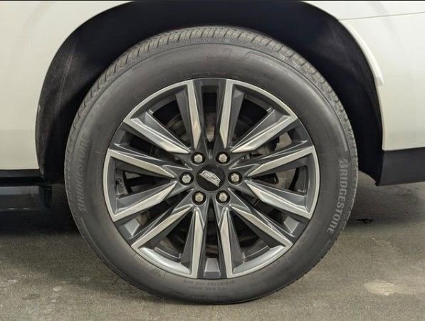 Used 2021 Cadillac Escalade ESV Sport Platinum AWD/4WD image 4