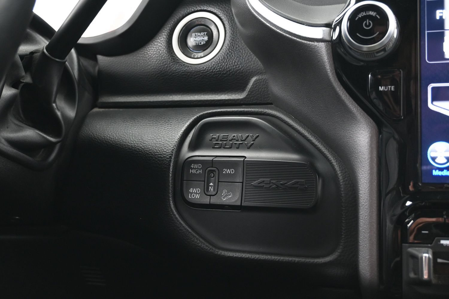 Used 2020 RAM 2500 Laramie AWD/4WD image 37