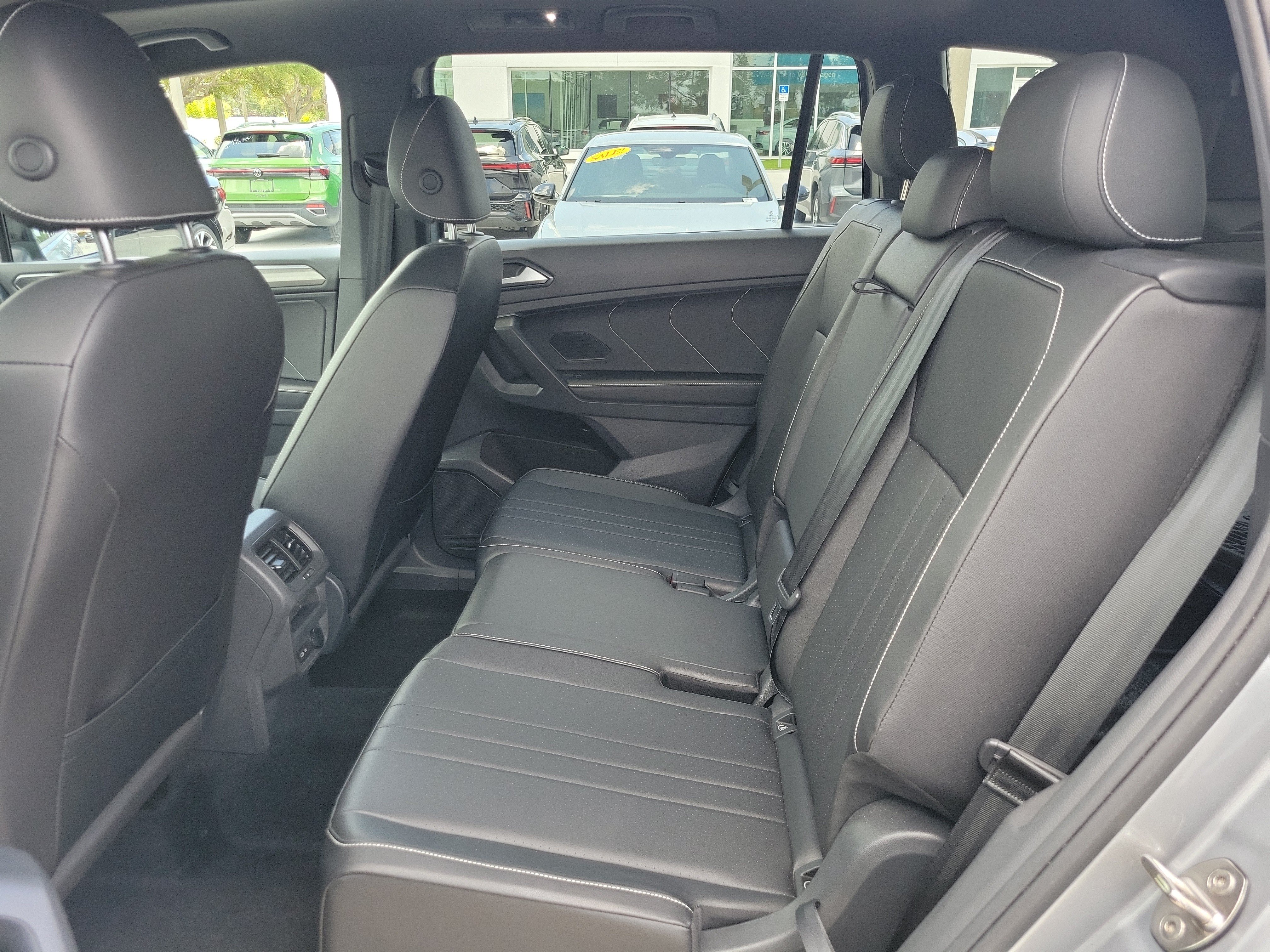 Certified 2023 Volkswagen Tiguan SE R-Line FWD image 15