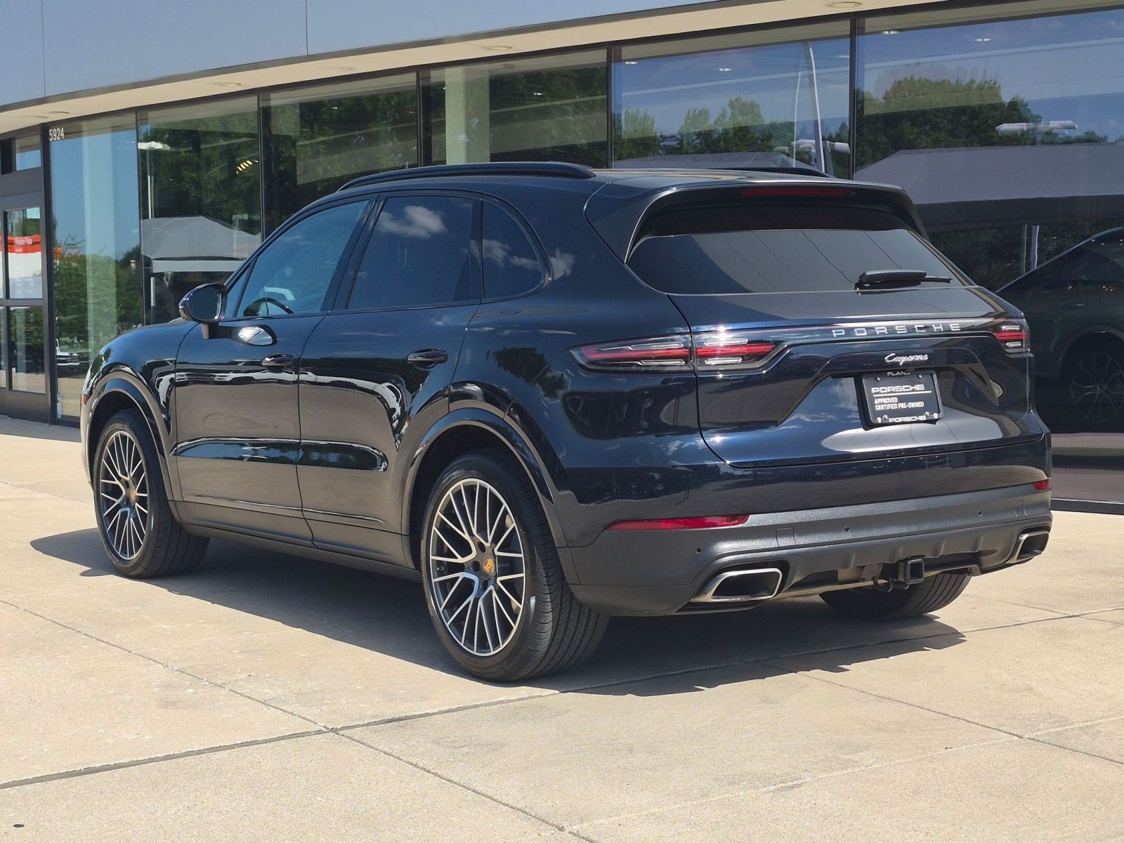 Certified 2023 Porsche Cayenne AWD/4WD image 3