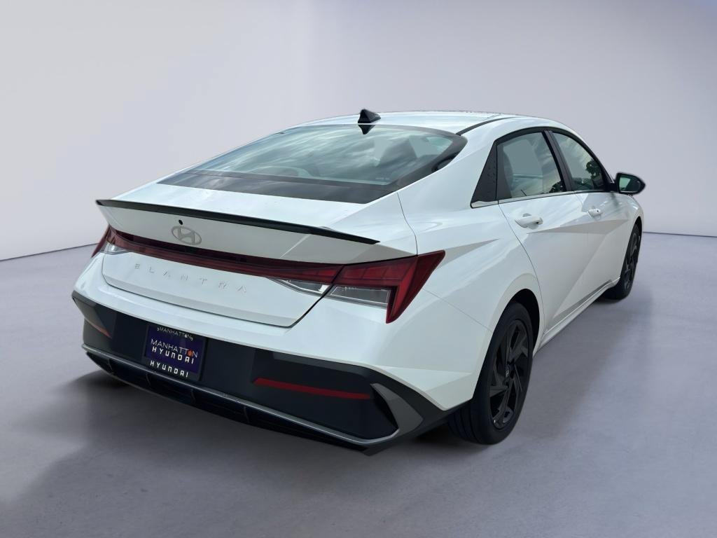 New 2026 Hyundai Elantra SEL Sport Premium FWD image 5