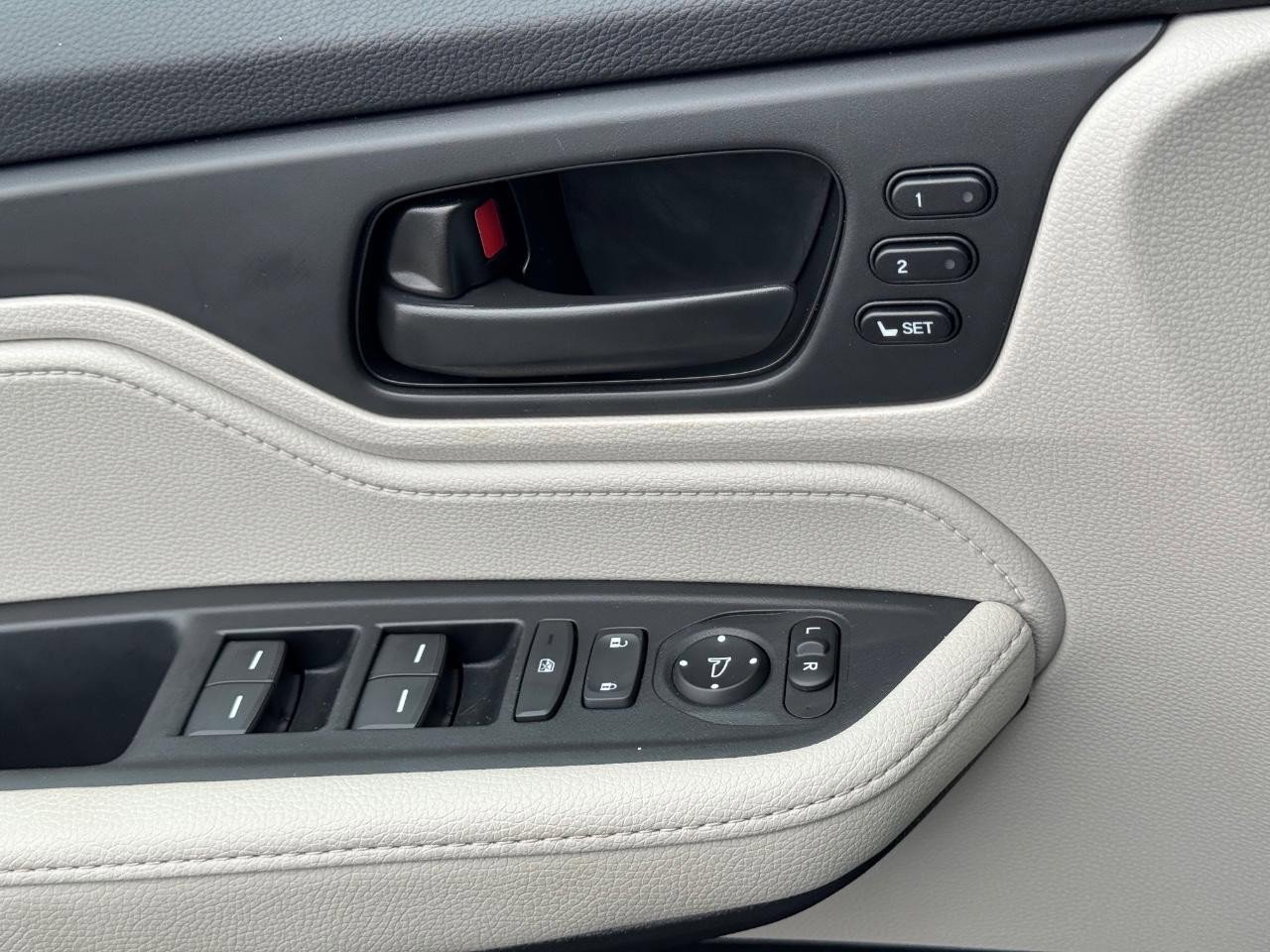 Certified 2026 Honda Odyssey EX-L image 25