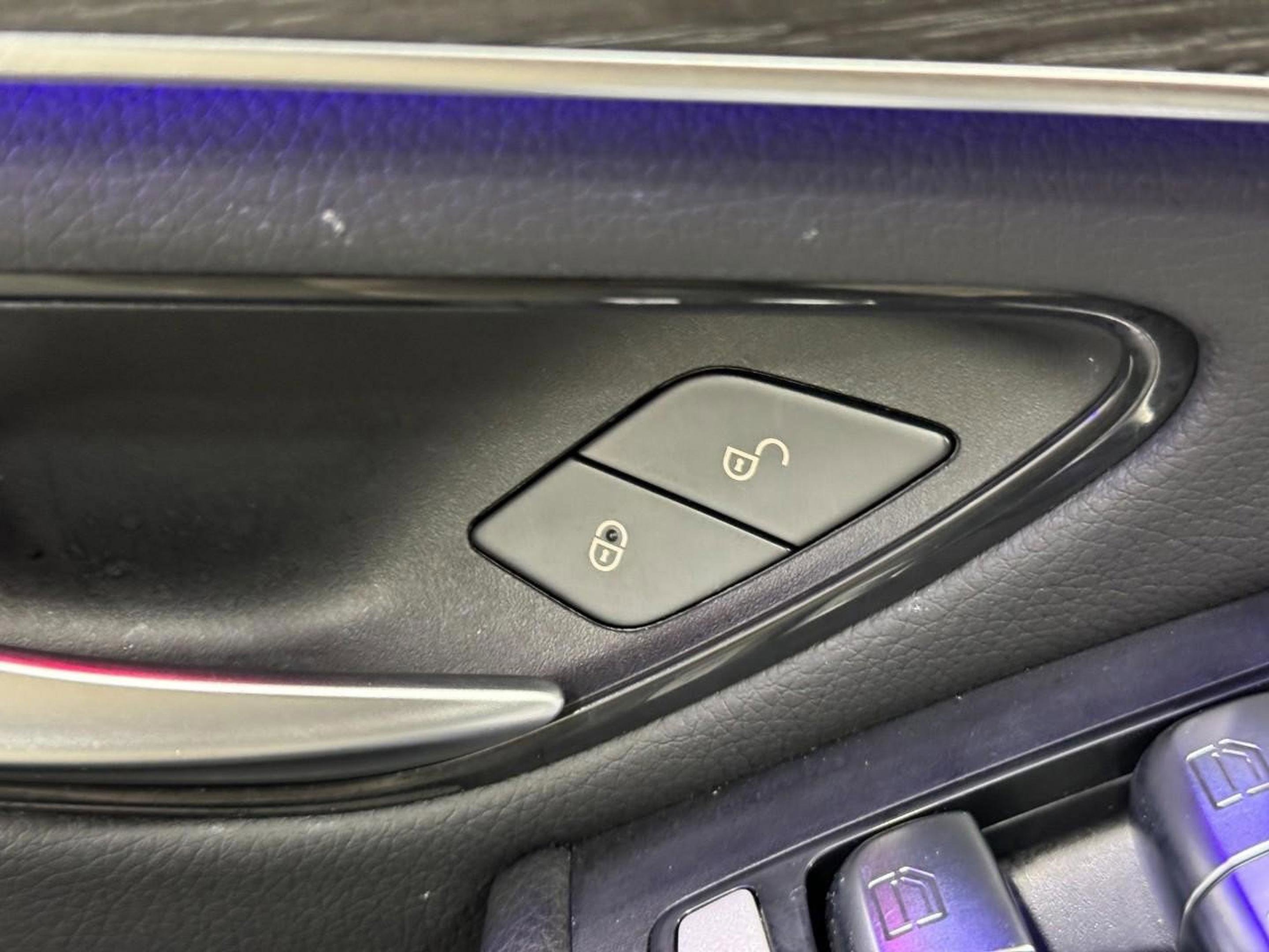 Used 2022 Mercedes-Benz GLC 300 4MATIC image 24