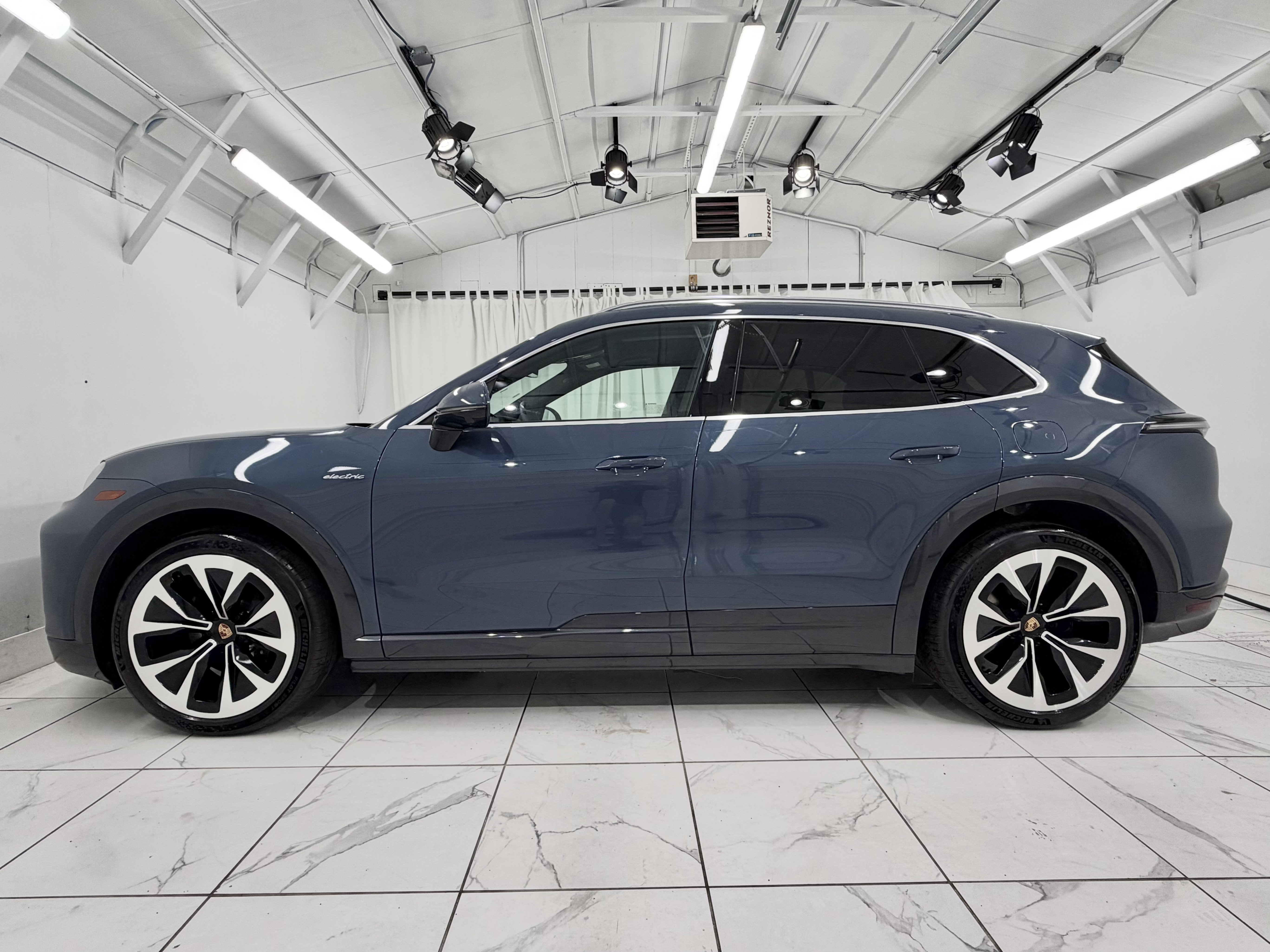 New 2026 Porsche Cayenne Electric AWD/4WD image 15