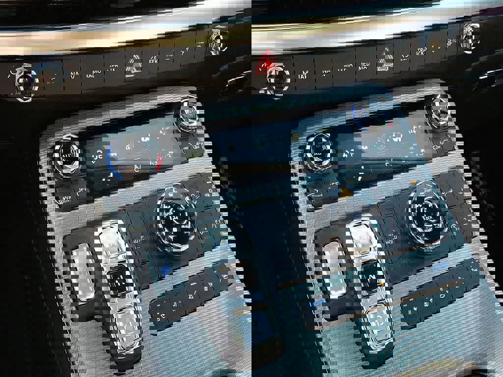 Used 2024 Hyundai Palisade Calligraphy image 17