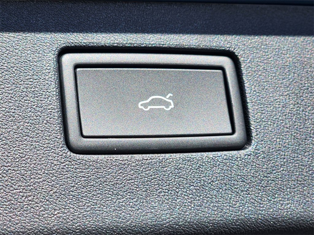 New 2026 Volkswagen Tiguan SE image 23