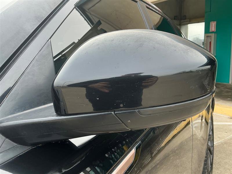 Used 2018 Land Rover Range Rover Velar R-Dynamic SE image 13