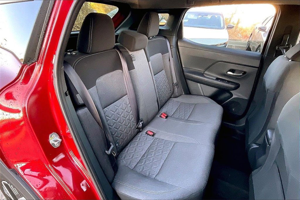 Used 2025 Nissan Kicks SV image 25