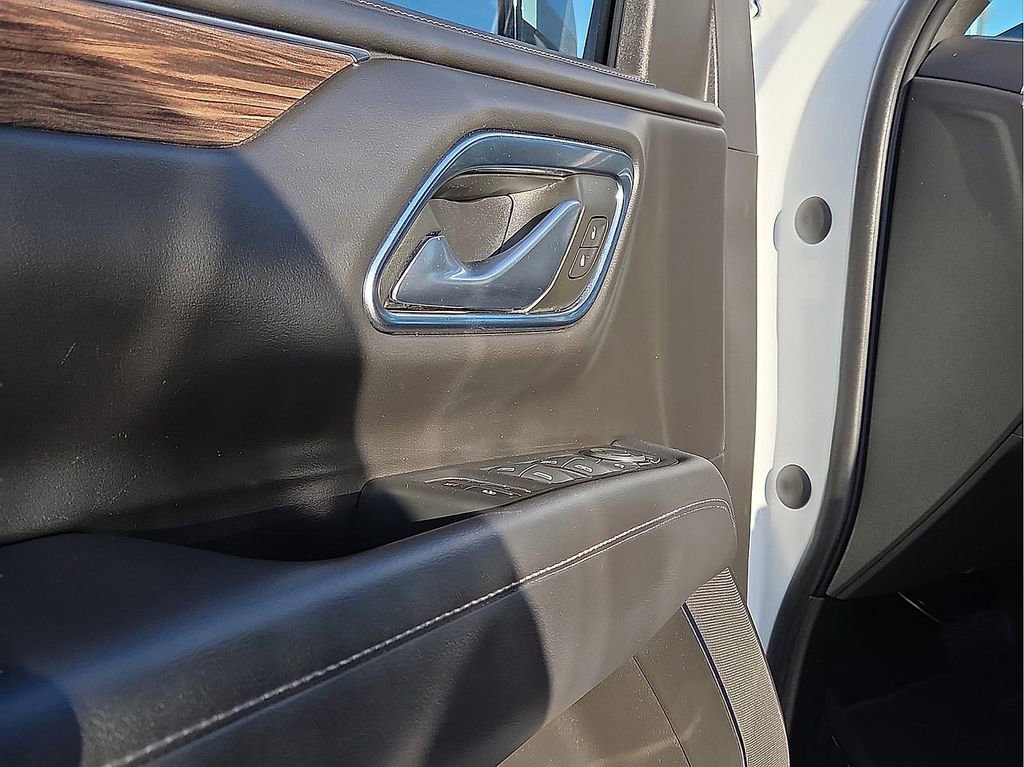 Used 2022 Chevrolet Tahoe Z71 w/ Luxury Package image 17