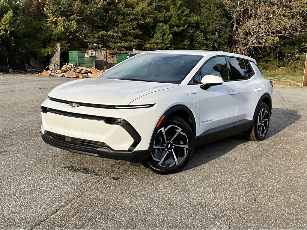 New 2026 Chevrolet Equinox EV LT image 2