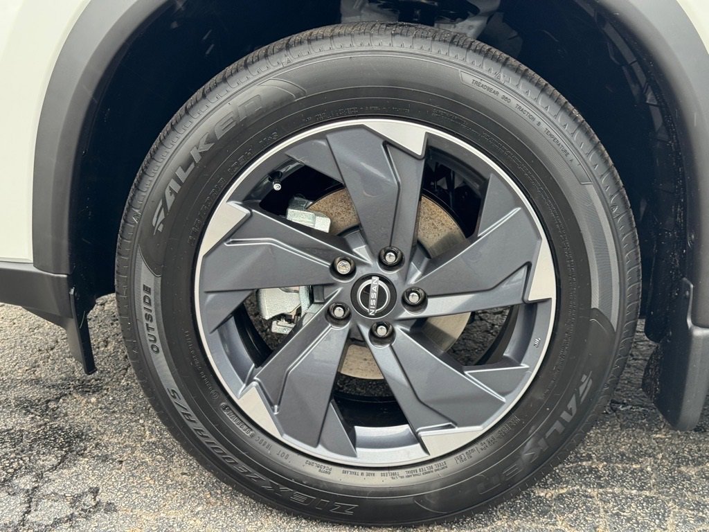 New 2026 Nissan Rogue SV image 9
