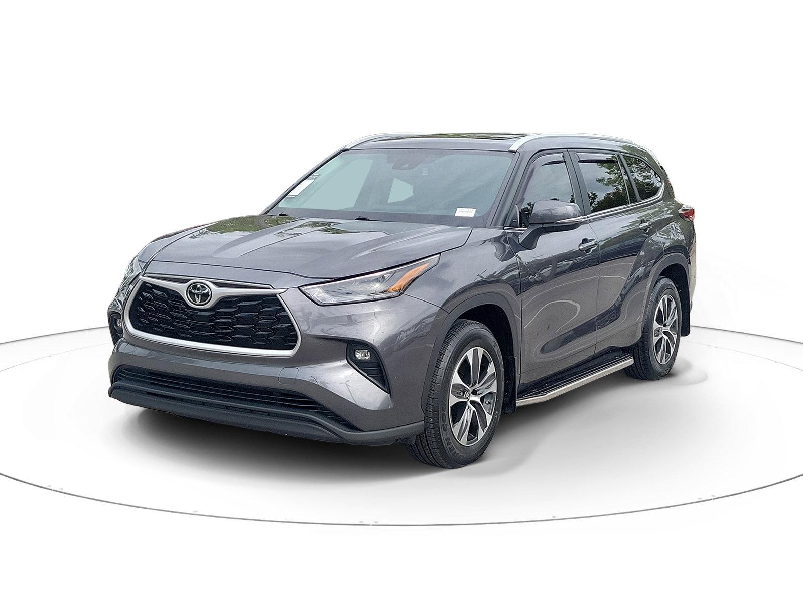 Used 2023 Toyota Highlander XLE FWD image 2