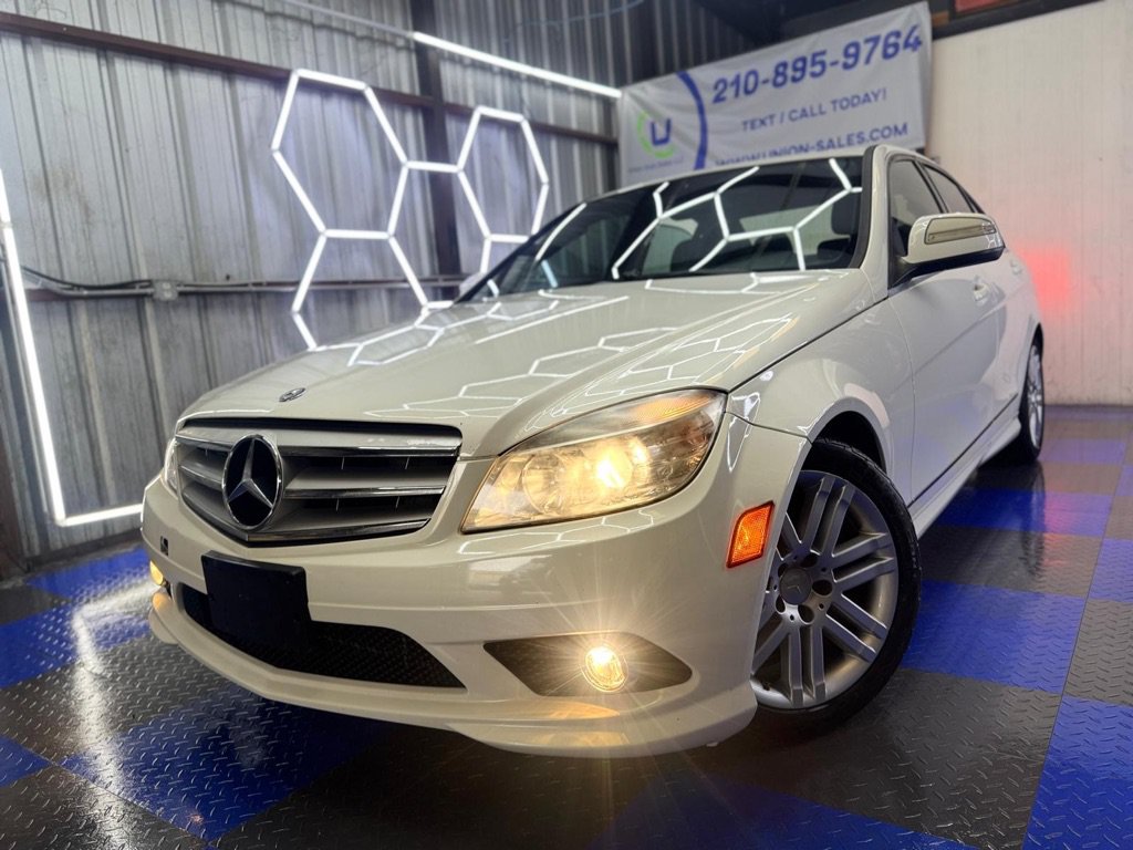 Used 2009 Mercedes-Benz C 300 Sedan image 9