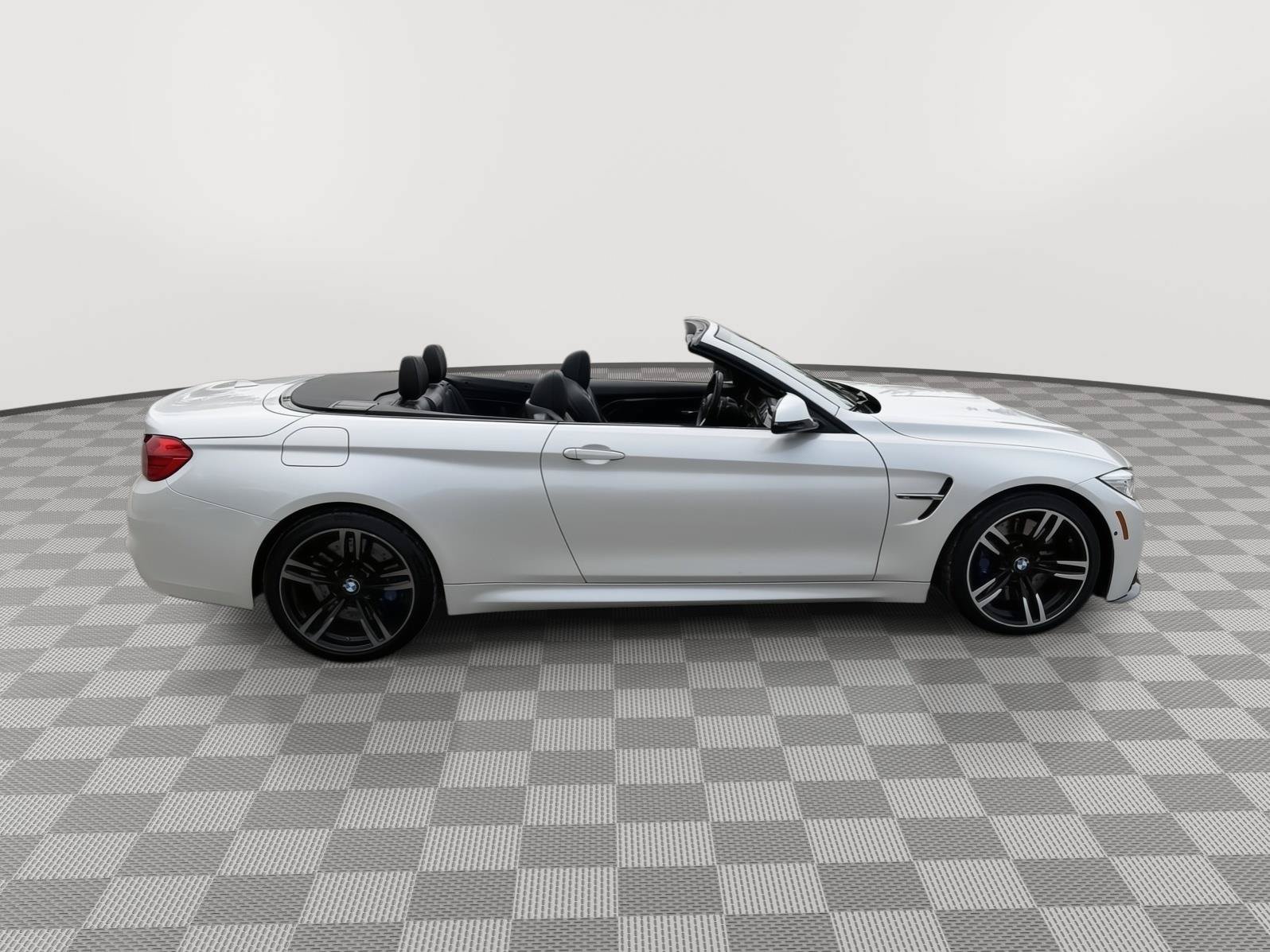 Used 2016 BMW M4 Convertible RWD image 8