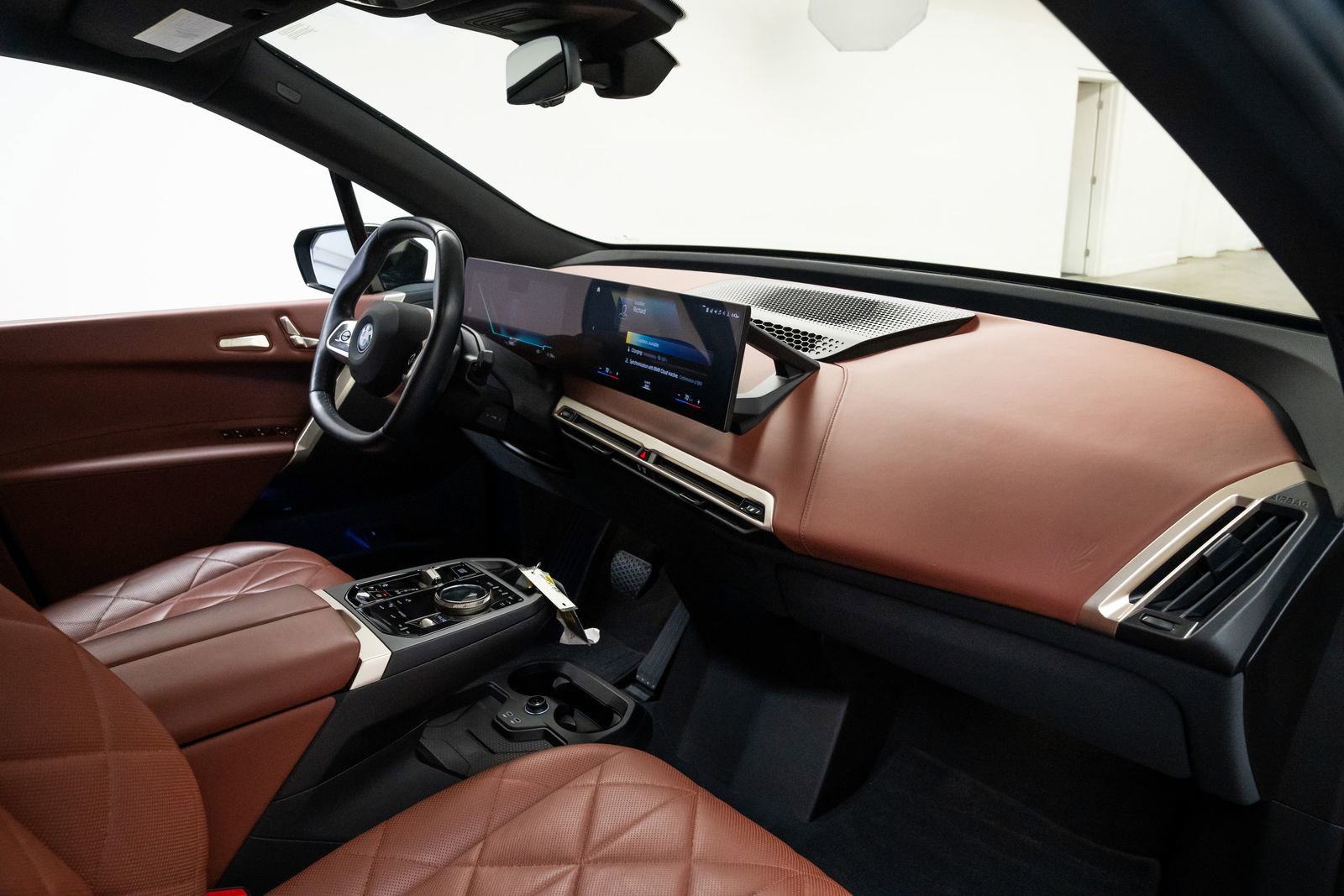 Used 2023 BMW iX xDrive50 w/ Sport Package image 25