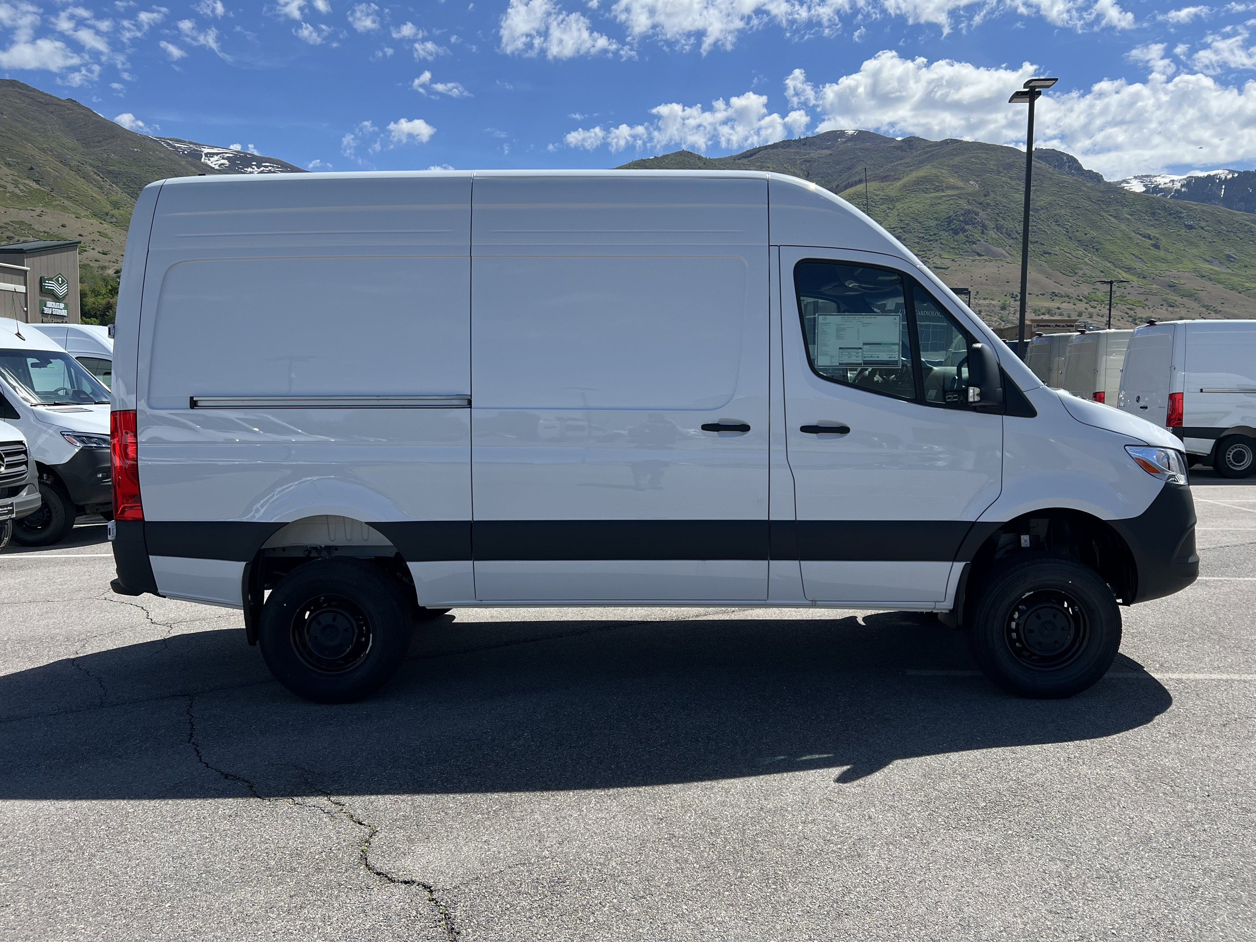 New 2025 Mercedes-Benz Sprinter 2500 image 12