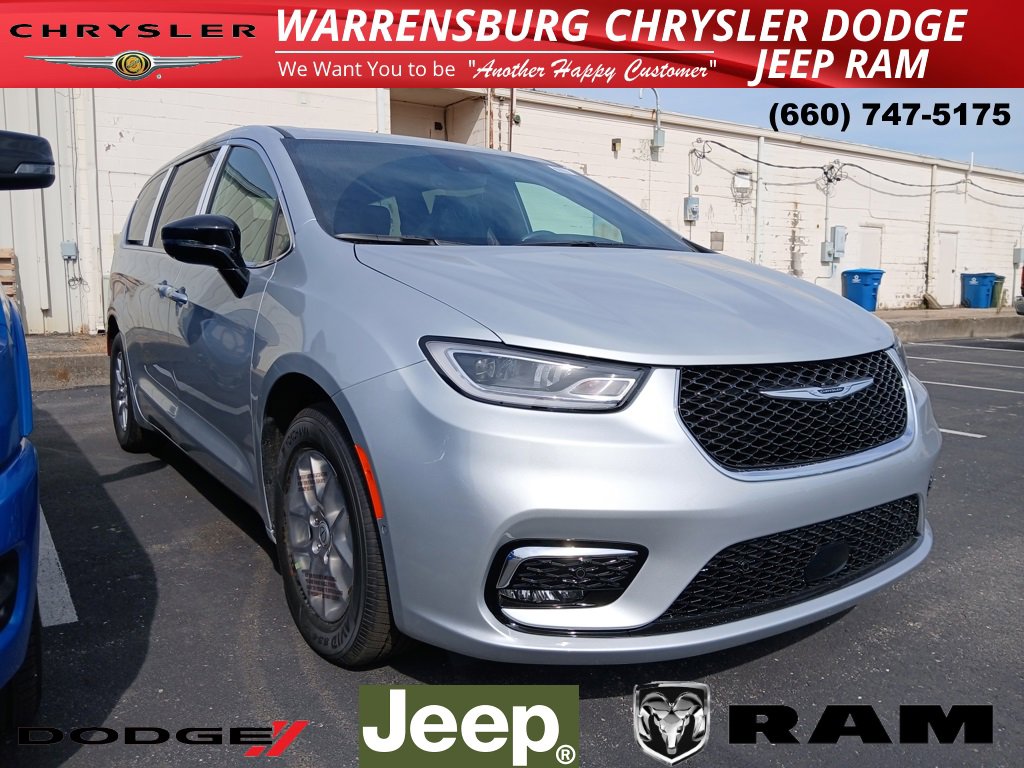 New 2026 Chrysler Pacifica Select image 1