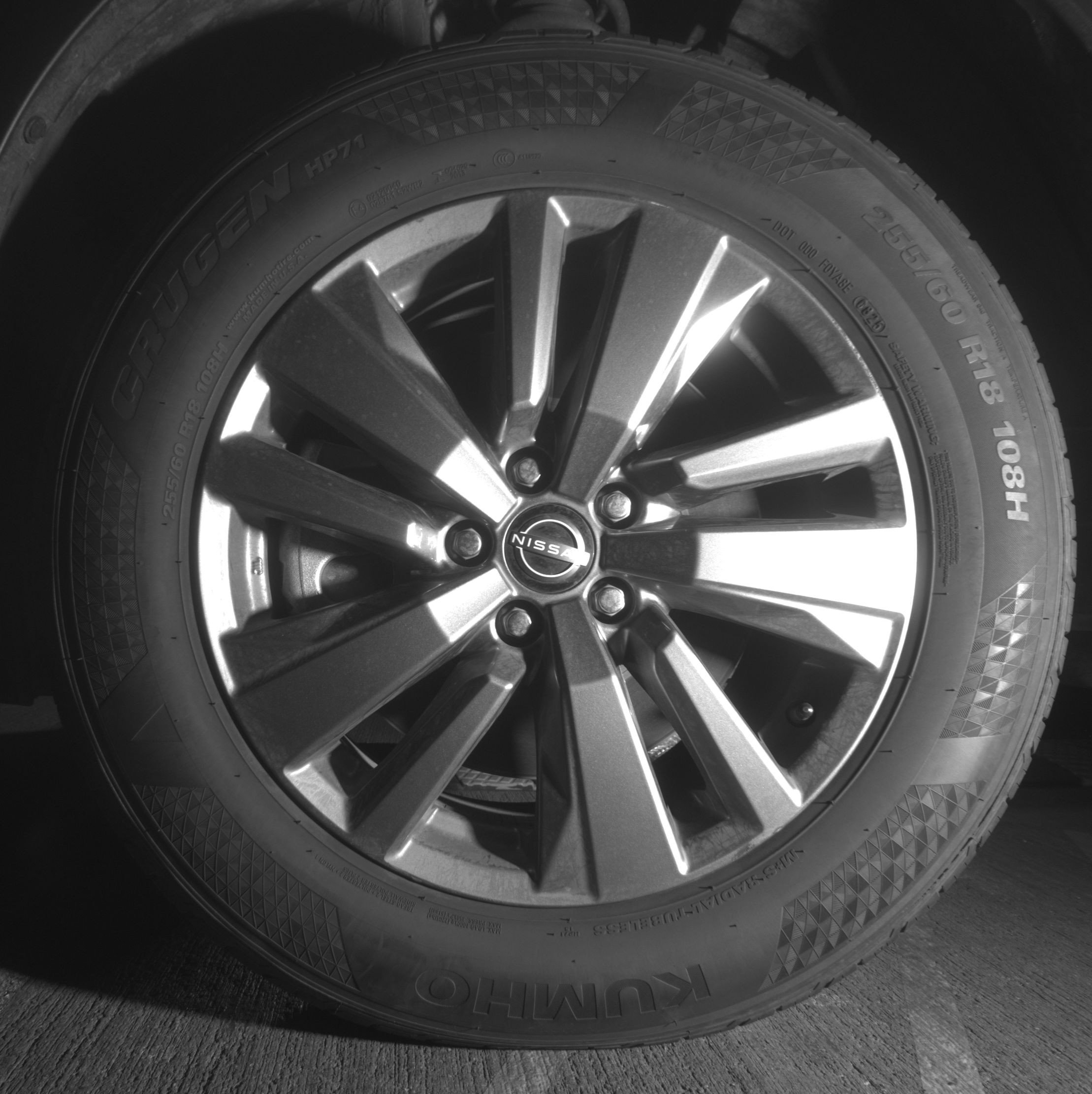 Used 2025 Nissan Pathfinder SV image 12