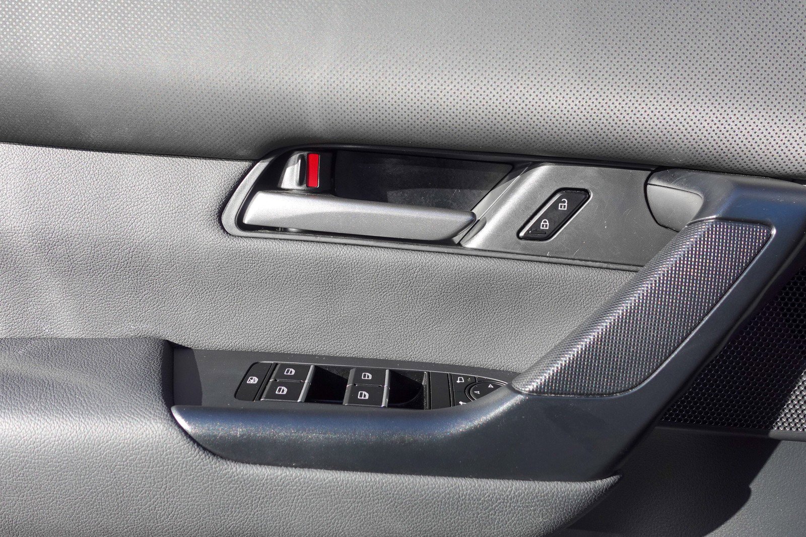 Certified 2025 MAZDA CX-50 2.5 Hybrid w/ Preferred Pkg image 11