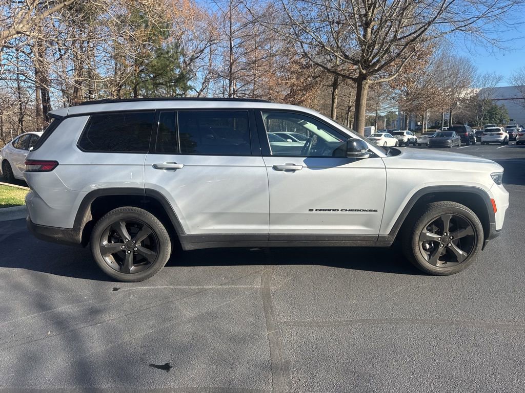 Used 2022 Jeep Grand Cherokee L Limited w/ Black Appearance Package image 20