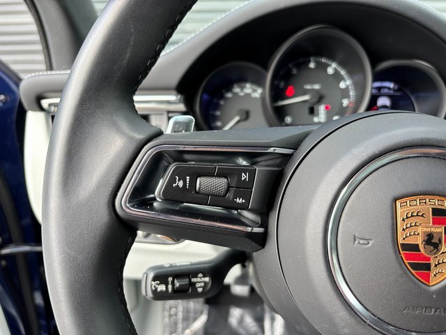 Certified 2025 Porsche Macan image 15