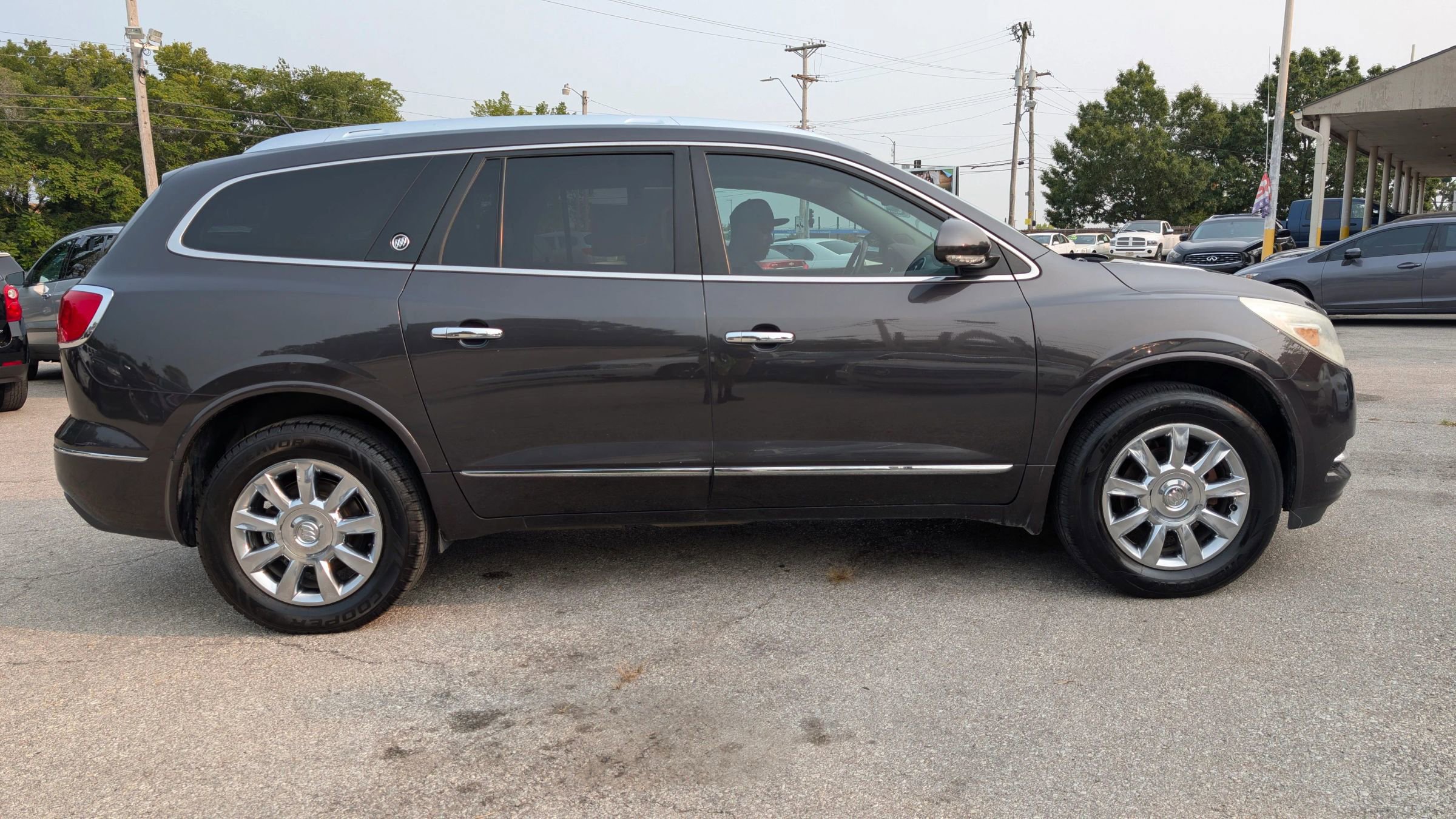Used 2014 Buick Enclave Leather image 2